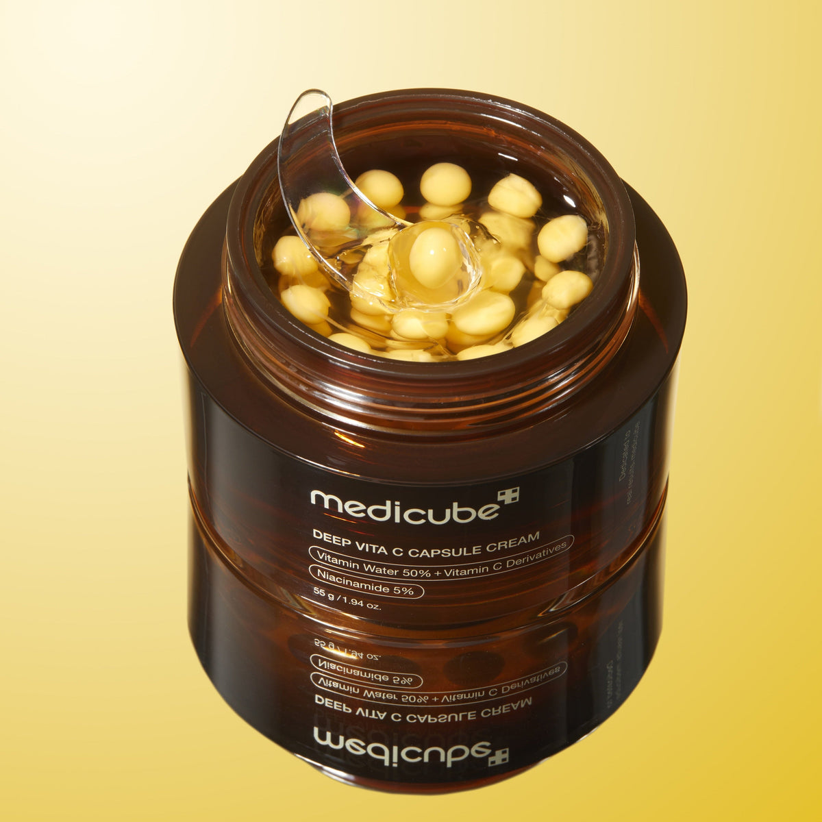 Crema facial con cápsulas de vitamina C 55 g MEDICUBE
