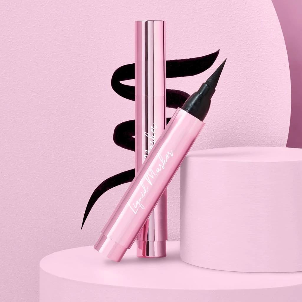 Delineador de plumon grueso, marca BEAUTY CREATIONS