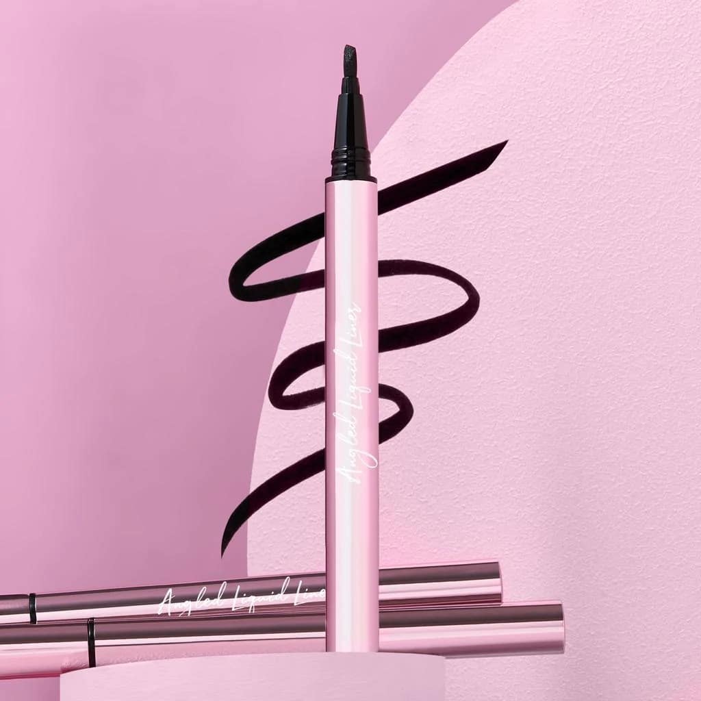 Delineador de plumon con angulo, marca BEAUTY CREATIONS