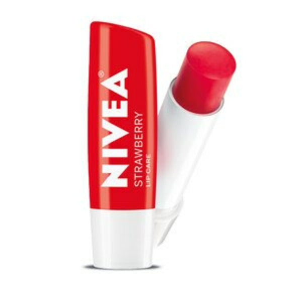 Balsamo de labios STRAWBERRY, marca NIVEA.