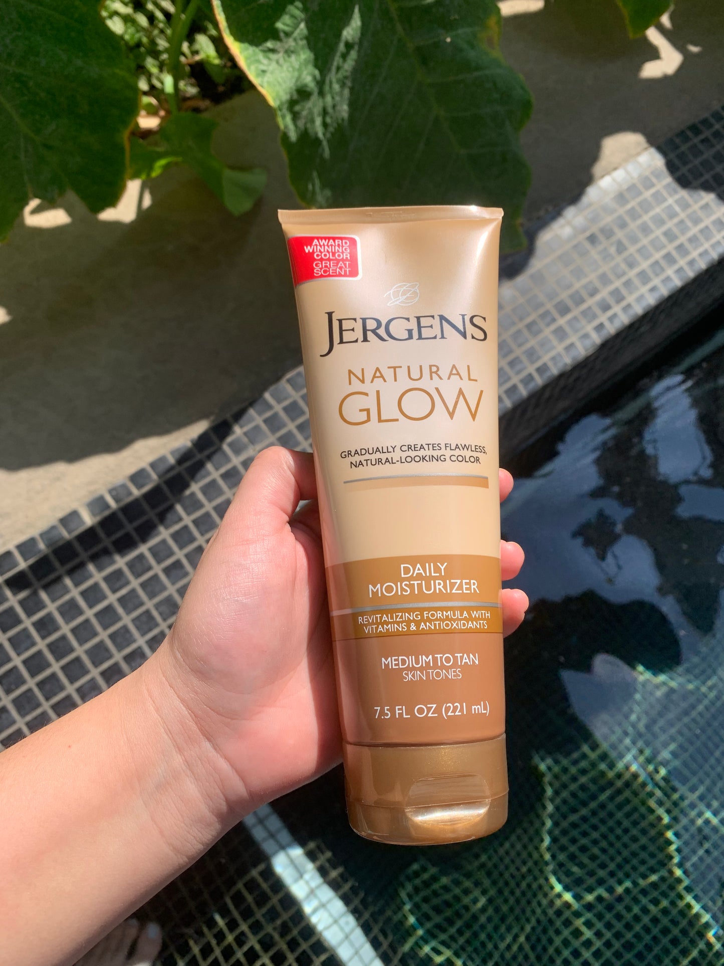 Crema bronceadora Jergens, resultado en 7 dias.