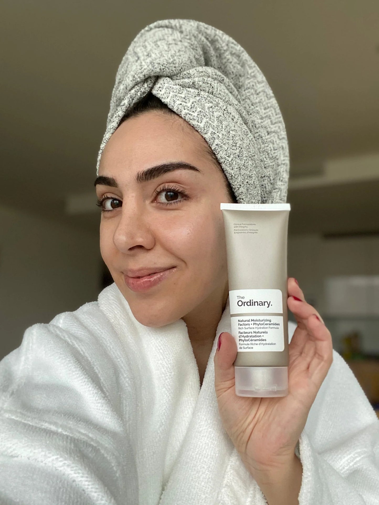 Natural Moistarinzing 30 mL, crema hidratante con Acido Hialuronico, marca The Ordinary