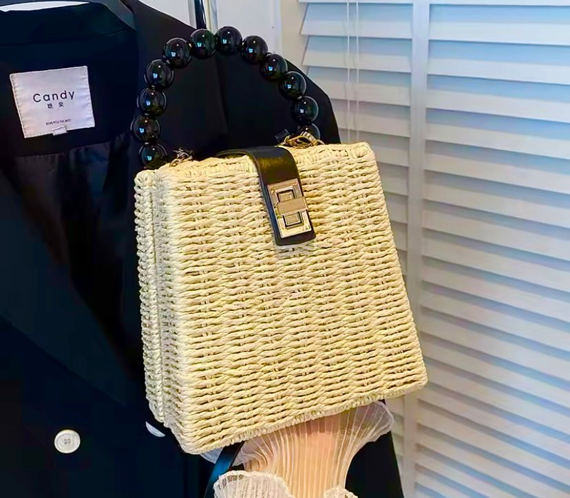 Mini Bolso Cuadrado de Ratán con Asa Superior