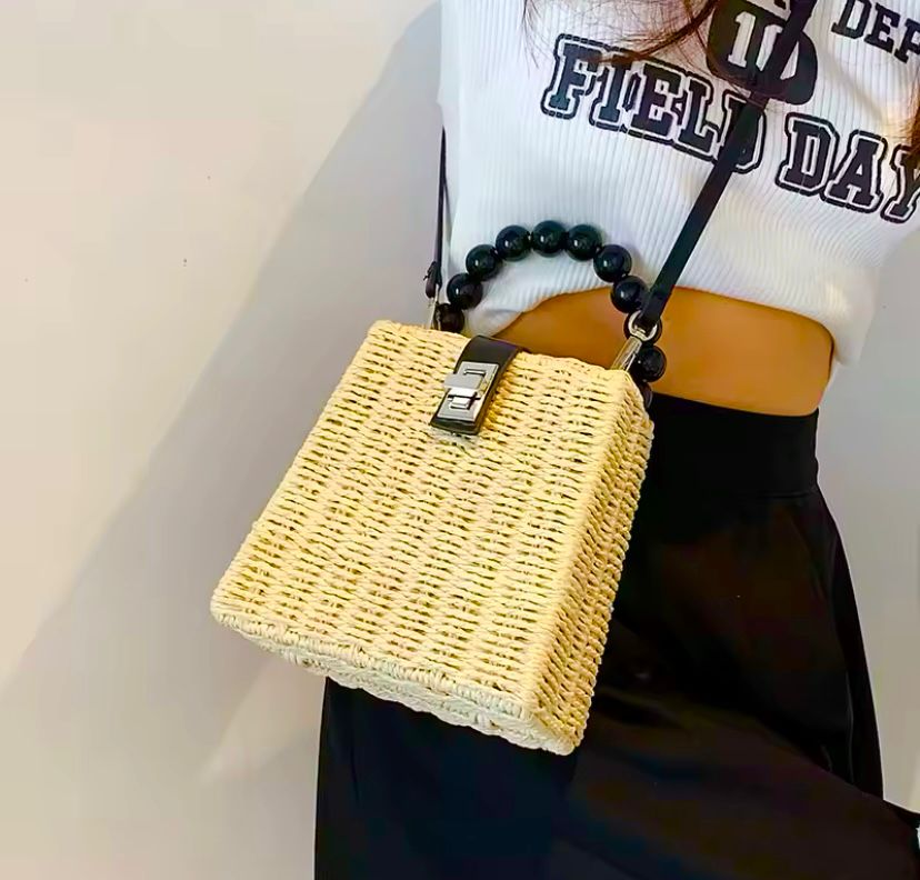 Mini Bolso Cuadrado de Ratán con Asa Superior