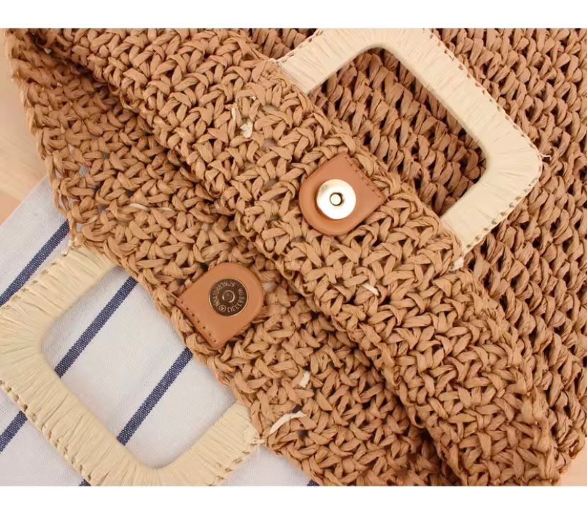 Bolso de paja de mimbre Bohemio tejido a mano, ideal para playa y verano.