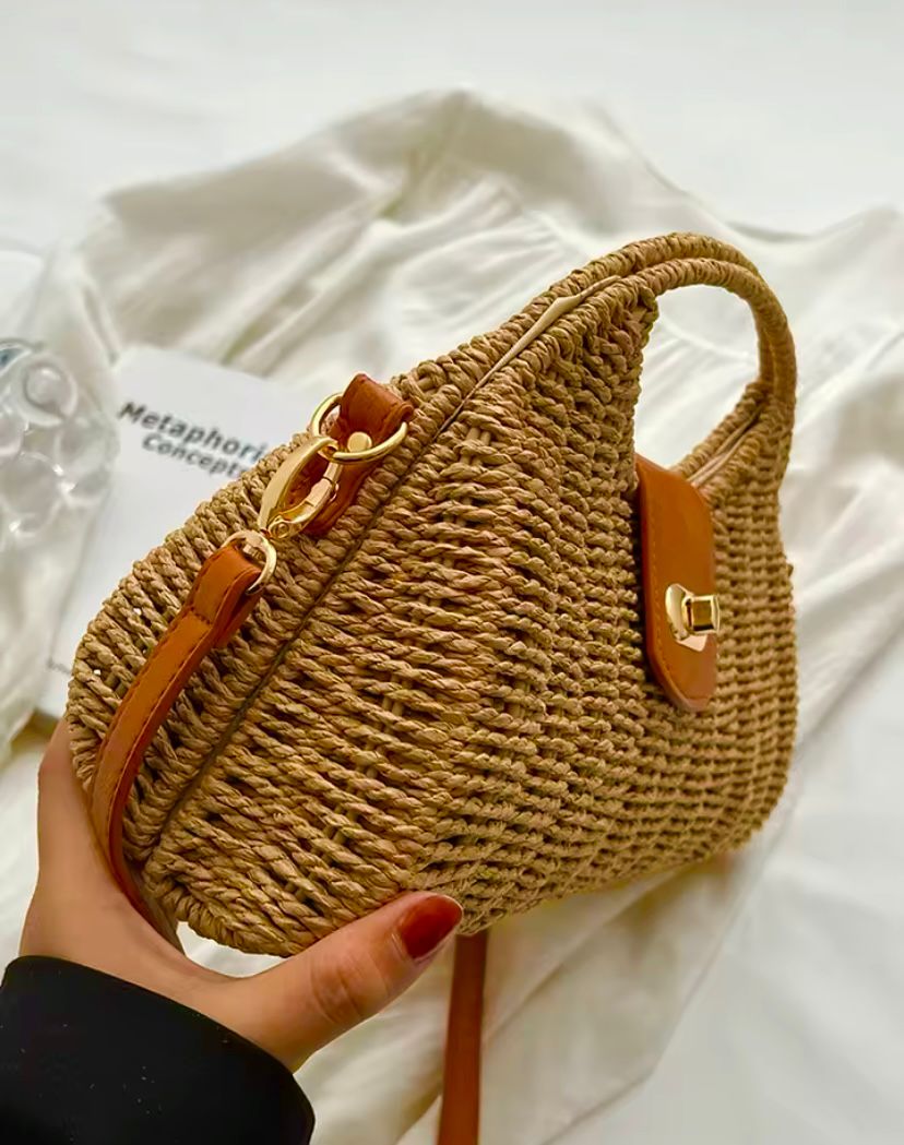 Bolso de paja tejido con bandolera de mimbre, estilo de lujo, ideal para vacaciones y playa.