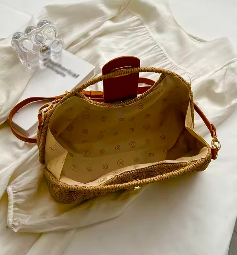 Bolso de paja tejido con bandolera de mimbre, estilo de lujo, ideal para vacaciones y playa.