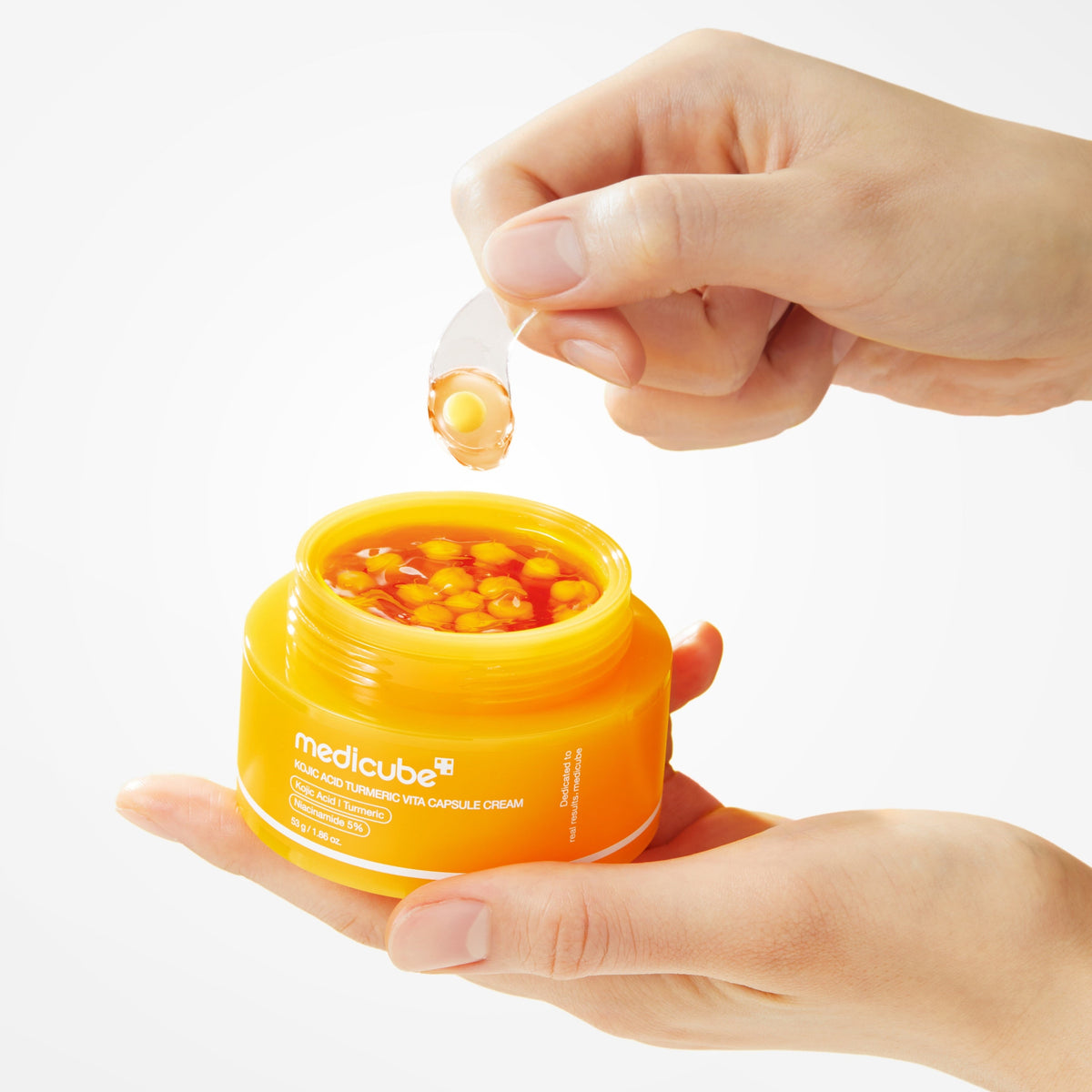 Crema facial con cápsulas de ácido kójico, cúrcuma y vitamina C 53 g MEDICUBE